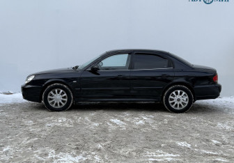 Подержанный автомобиль Hyundai Sonata 2005 года (8 фото)
