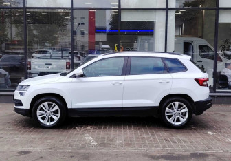 Подержанный автомобиль Skoda Karoq 2020 года (5 фото)