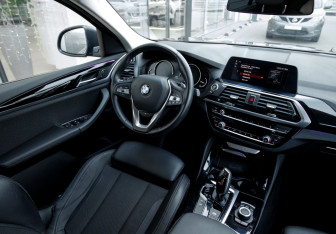 Подержанный автомобиль BMW X4 2019 года (11 фото)
