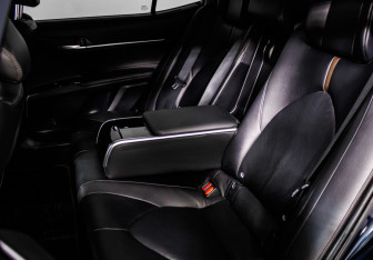 Подержанный автомобиль Toyota Camry Sedan 2020 года (13 фото)