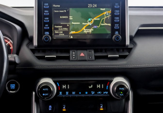 Подержанный автомобиль Toyota RAV4 2019 года (15 фото)