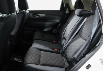 Подержанный автомобиль Nissan X-Trail 2018 года (11 фото)