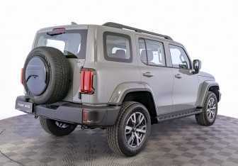 Новый Tank 300 2025 (2 фото)