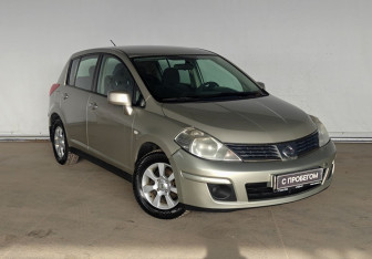Подержанный автомобиль Nissan Tiida Hatchback 2008 года (3 фото)