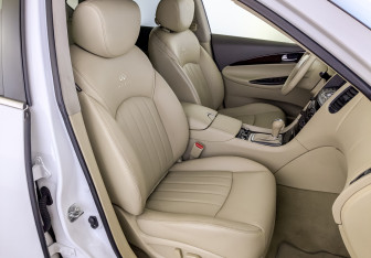 Подержанный автомобиль Infiniti EX 2011 года (24 фото)