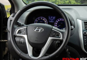 Подержанный автомобиль Hyundai Solaris Sedan 2012 года (11 фото)