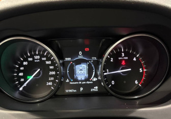 Подержанный автомобиль Land Rover Discovery Sport 2017 года (14 фото)