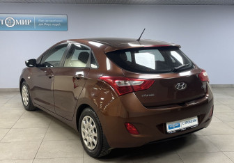 Подержанный автомобиль Hyundai i30 Hatchback 2012 года (7 фото)
