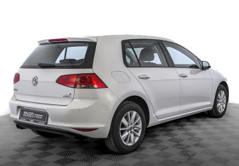 Подержанный автомобиль Volkswagen Golf Hatchback 2014 года (5 фото)