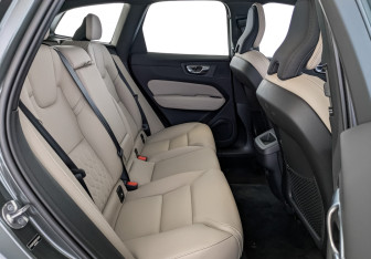 Новый Volvo XC60 2025 (12 фото)