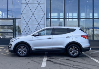Подержанный автомобиль Hyundai Santa Fe 2014 года (8 фото)