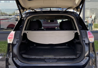 Подержанный автомобиль Nissan X-Trail 2016 года (10 фото)