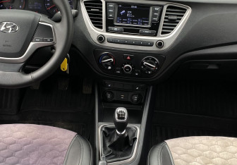 Подержанный автомобиль Hyundai Solaris Sedan 2020 года (13 фото)