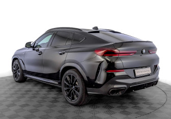 Подержанный автомобиль BMW X6 2020 года (7 фото)