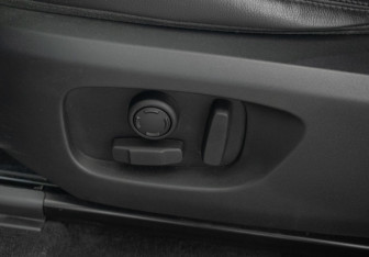 Подержанный автомобиль Land Rover Discovery Sport 2019 года (16 фото)