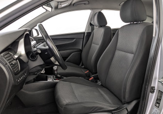 Подержанный автомобиль Kia Rio Hatchback 2021 года (20 фото)