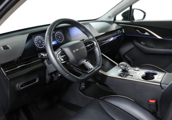 Подержанный автомобиль Omoda C5 2023 года (9 фото)