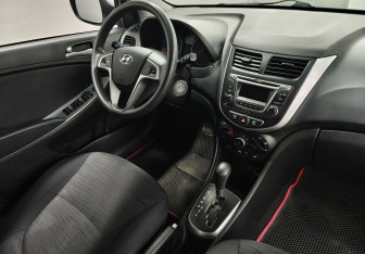 Подержанный автомобиль Hyundai Solaris Sedan 2016 года (10 фото)