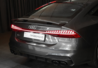 Подержанный автомобиль Audi A7 2018 года (24 фото)