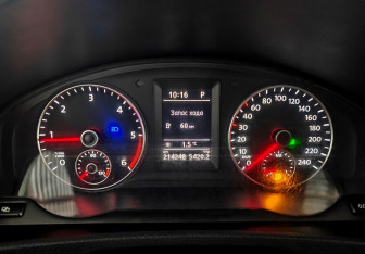 Подержанный автомобиль Volkswagen Multivan 2011 года (12 фото)