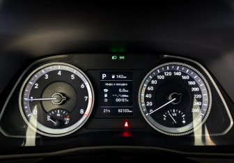 Подержанный автомобиль Hyundai Sonata 2020 года (13 фото)