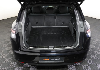 Подержанный автомобиль LiXiang L7 2023 года (10 фото)