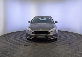 Подержанный автомобиль Ford Focus Sedan 2015 года (2 фото)