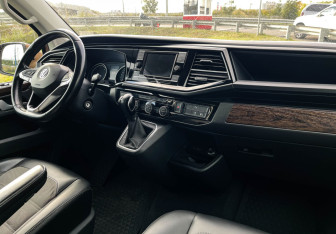 Подержанный автомобиль Volkswagen Multivan 2020 года (9 фото)