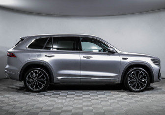 Подержанный автомобиль Geely Monjaro 2025 года (4 фото)
