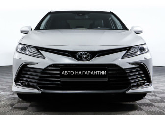 Подержанный автомобиль Toyota Camry Sedan 2021 года (2 фото)