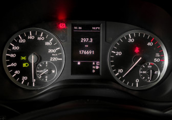 Подержанный автомобиль Mercedes-Benz Vito 2015 года (12 фото)