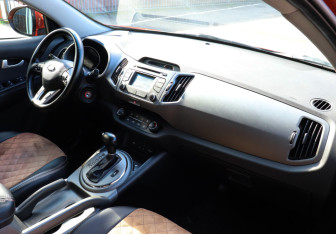 Подержанный автомобиль Kia Sportage 2014 года (10 фото)