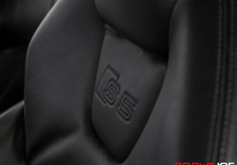 Подержанный автомобиль Audi S5 Coupe 2010 года (16 фото)