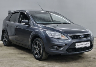 Подержанный автомобиль Ford Focus Hatchback 2011 года (3 фото)