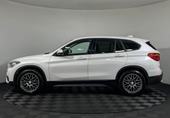 Подержанный автомобиль BMW X1 2018 года (5 фото)
