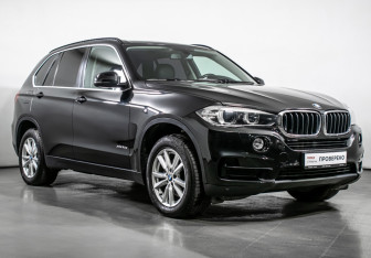 Подержанный автомобиль BMW X5 2016 года (3 фото)