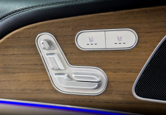 Подержанный автомобиль Mercedes-Benz GLE 2023 года (21 фото)