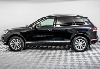 Подержанный автомобиль Volkswagen Touareg 2015 года (8 фото)