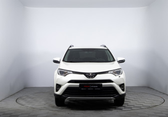 Подержанный автомобиль Toyota RAV4 2016 года (2 фото)