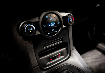 Подержанный автомобиль Ford Fiesta Sedan 2016 года (24 фото)