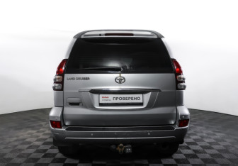 Подержанный автомобиль Toyota Land Cruiser Prado 2007 года (6 фото)