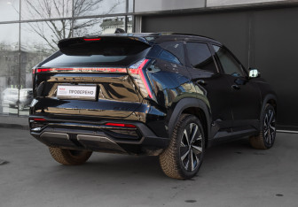 Подержанный автомобиль Geely Atlas 2023 года (4 фото)