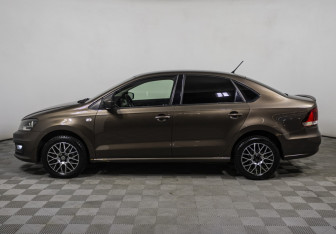 Подержанный автомобиль Volkswagen Polo Sedan 2015 года (8 фото)