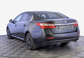 Подержанный автомобиль Renault Latitude 2013 года (7 фото)