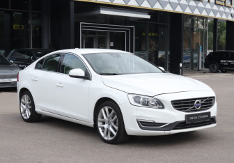 Подержанный автомобиль Volvo S60 2017 года (3 фото)