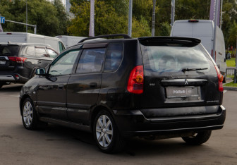 Подержанный автомобиль Mitsubishi Space Star Compactvan 2004 года (5 фото)