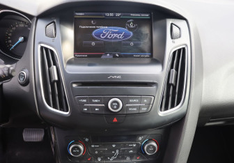 Подержанный автомобиль Ford Focus Wagon 2016 года (18 фото)