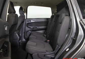 Подержанный автомобиль Ford S-MAX 2017 года (10 фото)