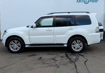 Подержанный автомобиль Mitsubishi Pajero 2014 года (5 фото)