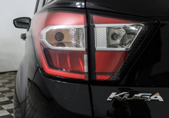 Подержанный автомобиль Ford Kuga 2017 года (6 фото)